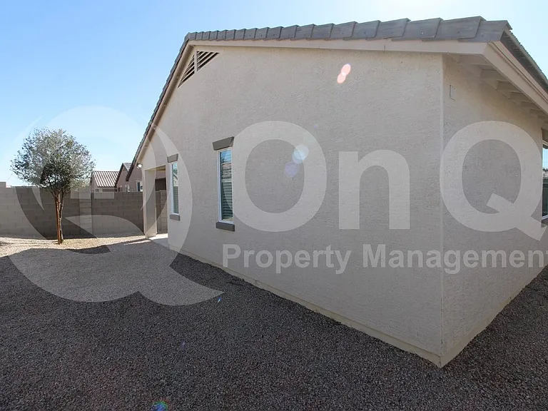24750 W Huntington Dr — Photo 19