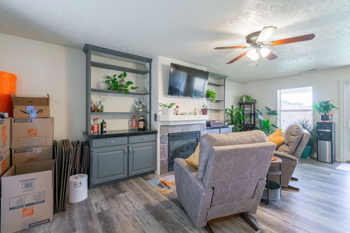 next background image