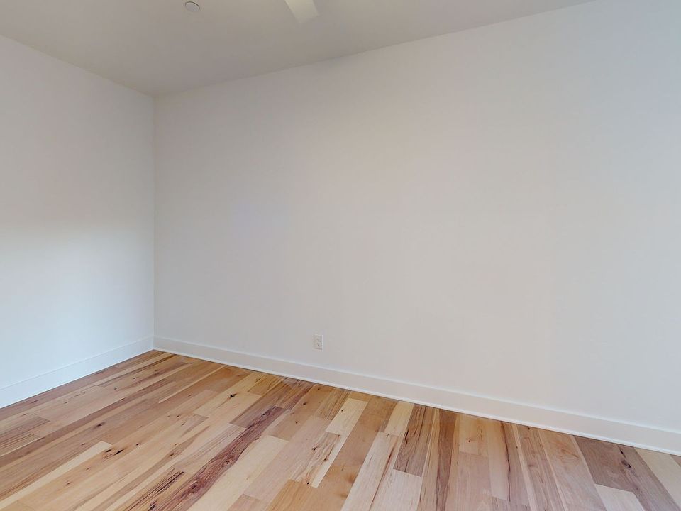 2nd image of 2315 N Front St #301