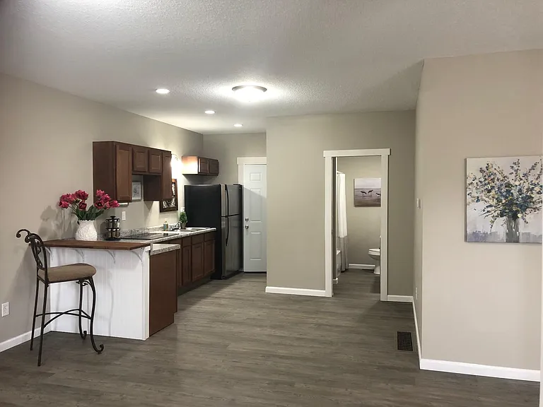 404 E Bellefontaine St #1 — Photo 2