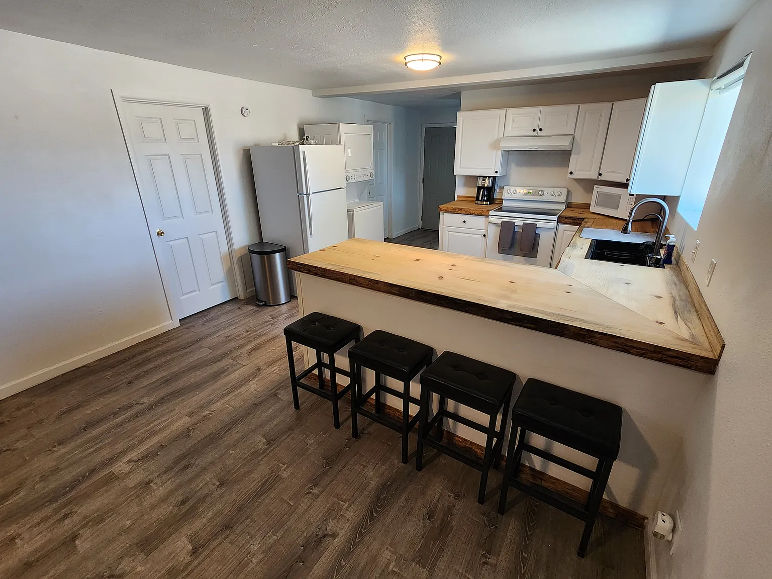 537 S Taylor Rd — Photo 3