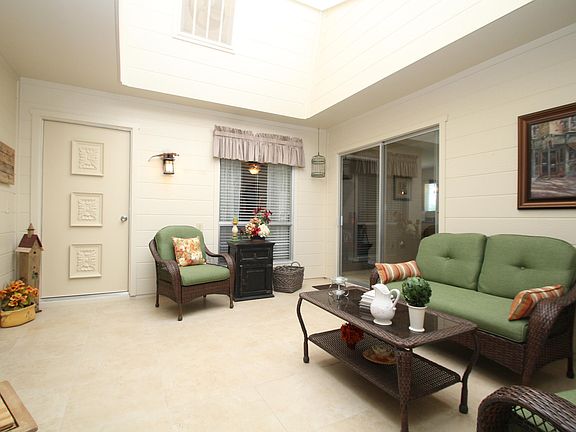 2nd image of 10415 W Prairie Hills Cir