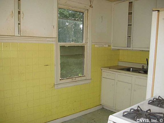 5th image of 214 Westfall Dr