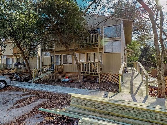2nd image of 1212 Holik Dr APT B