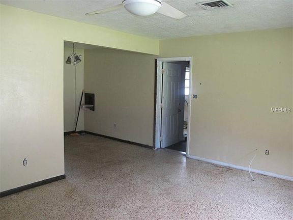 2nd image of 3543 Plantation Dr