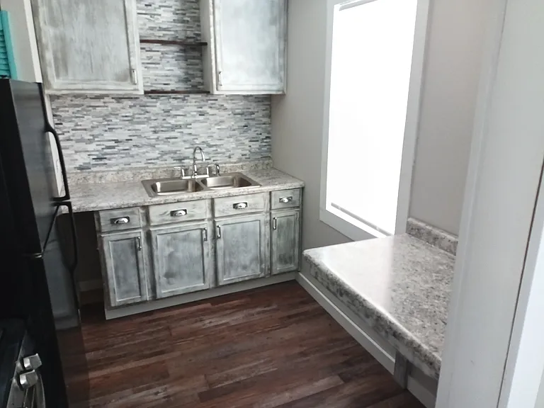 92 Maude Ave #2 — Photo 5