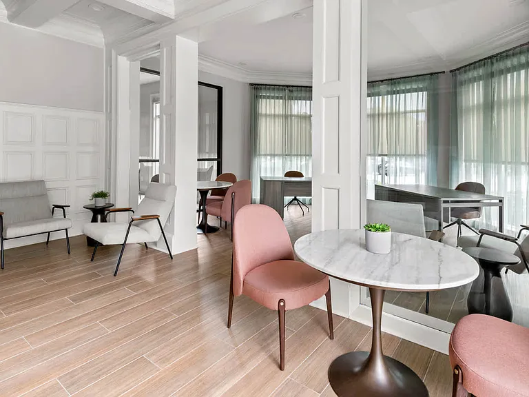 Leasing Center