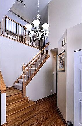 2nd image of 989 Westgate Dr