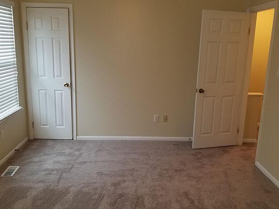 5th image of 914 Twinbrook Ct