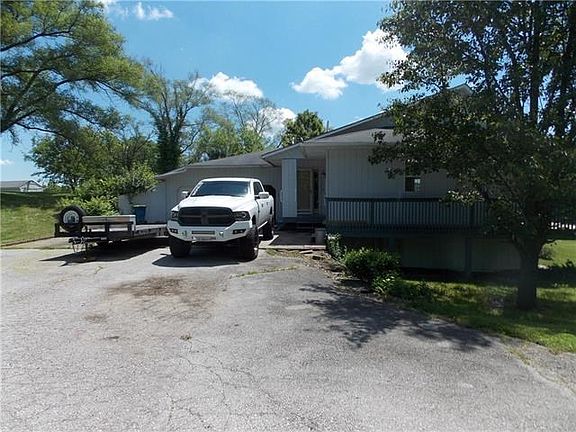 3rd image of 825 County Road B