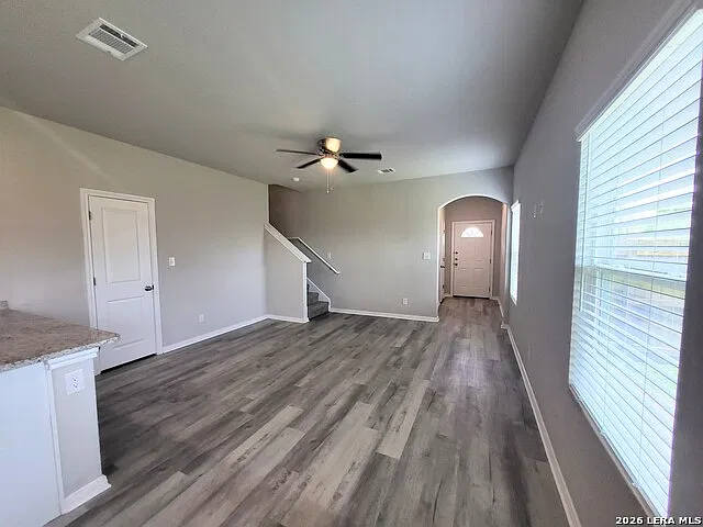 3 bed, 2.5 bath, 1225 sqft, $1,650 — Photo 4
