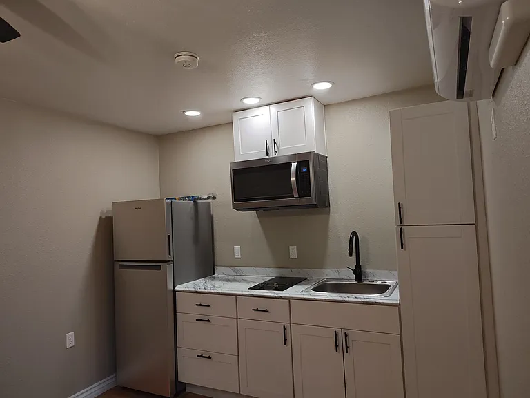 4745 Hawley Blvd #6 — Photo 13