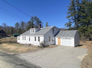 706 Reservoir Dr, Weare, NH 03281
