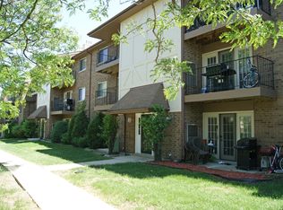 965 Pacific Ave APT D, Hoffman Estates, IL 60169