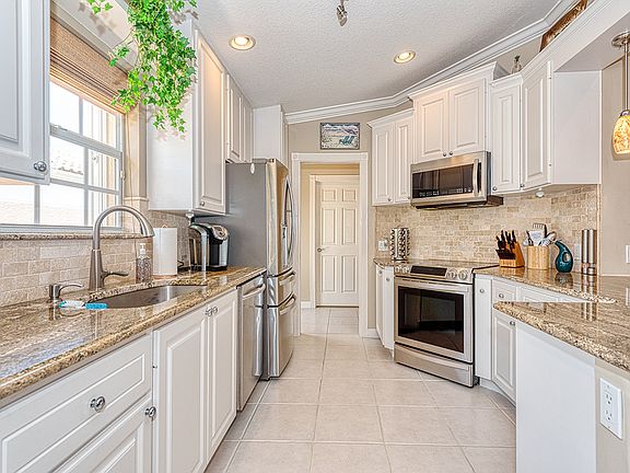 4th image of 28077 Boccaccio Way