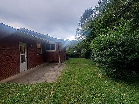 5th image of 2807 18th Ave