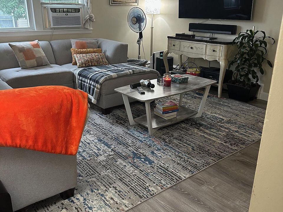 2nd image of 80 Palmer St #6