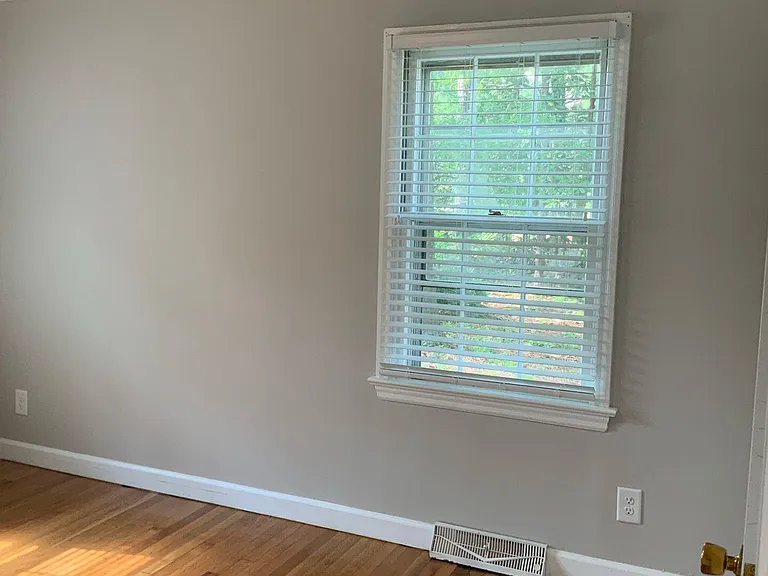1101 N Poplar St — Photo 9