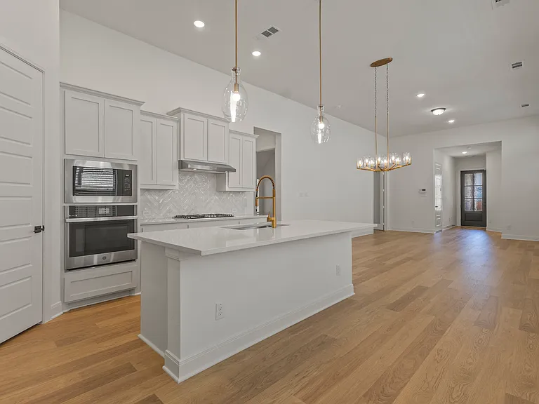 9105 Buckeye Bnd — Photo 2