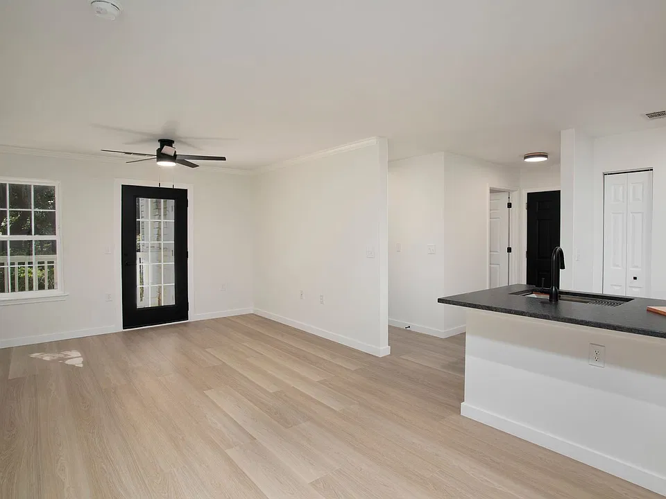 50 Pebble Beach Cv #E117
