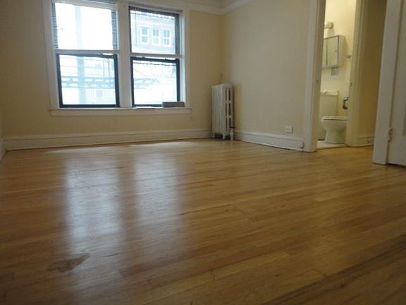 3rd image of 516 W Cornelia Ave #K1