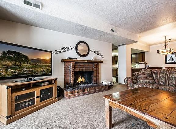 4th image of 950 Park Ave #117