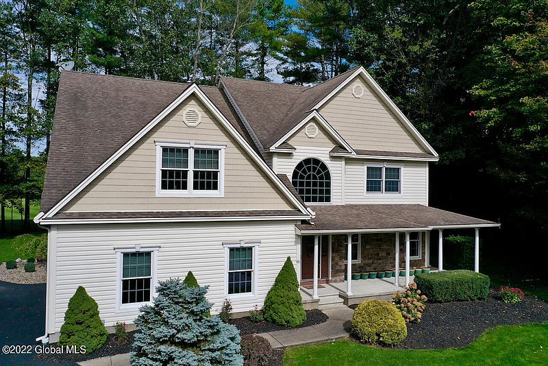 2nd image of 88 Cobble Hill Drive