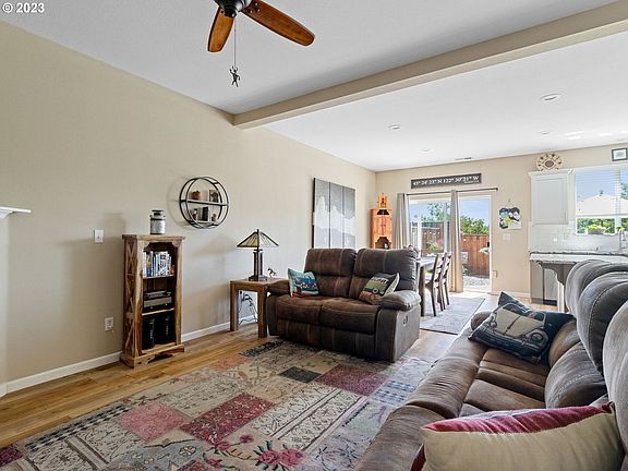 4th image of 15376 SE Shale Dr