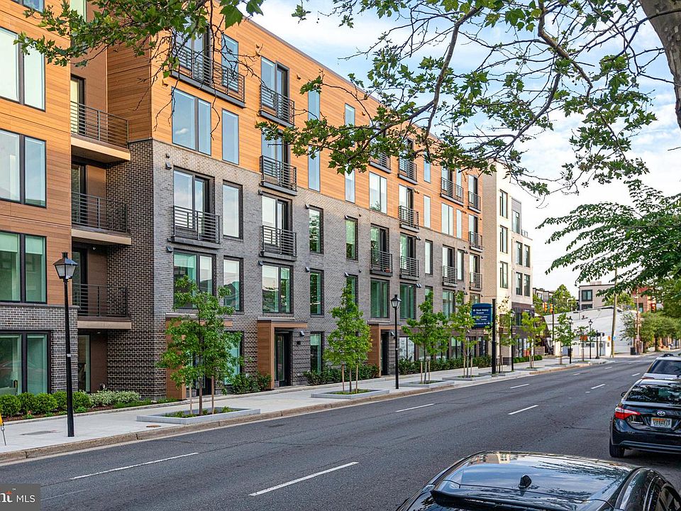 1st image of 701 N Henry St #211