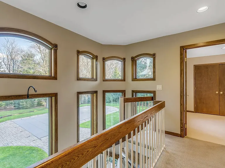 88 Van Blarcom Ln — Photo 8