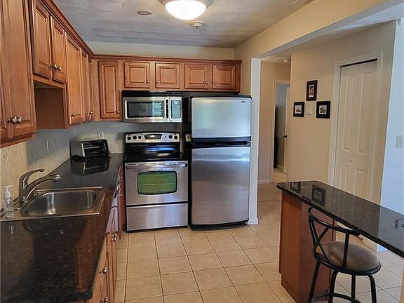 4th image of 400 New River Rd APT 704