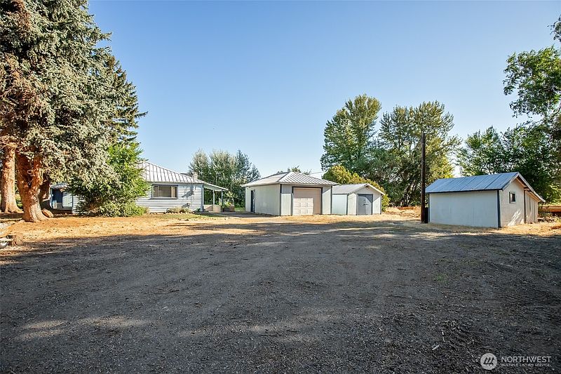 5th image of 110 Strande Road