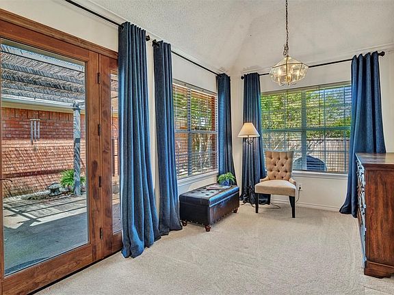 4th image of 2721 Carmel Dr