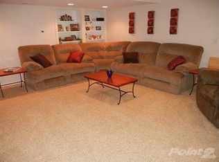 5604 Long View Dr, Saint Joseph, MO 64503