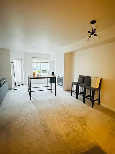 4722 12th Ave NE #5 Photo 1