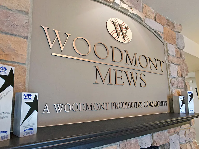 Woodmont Mews — Photo 8