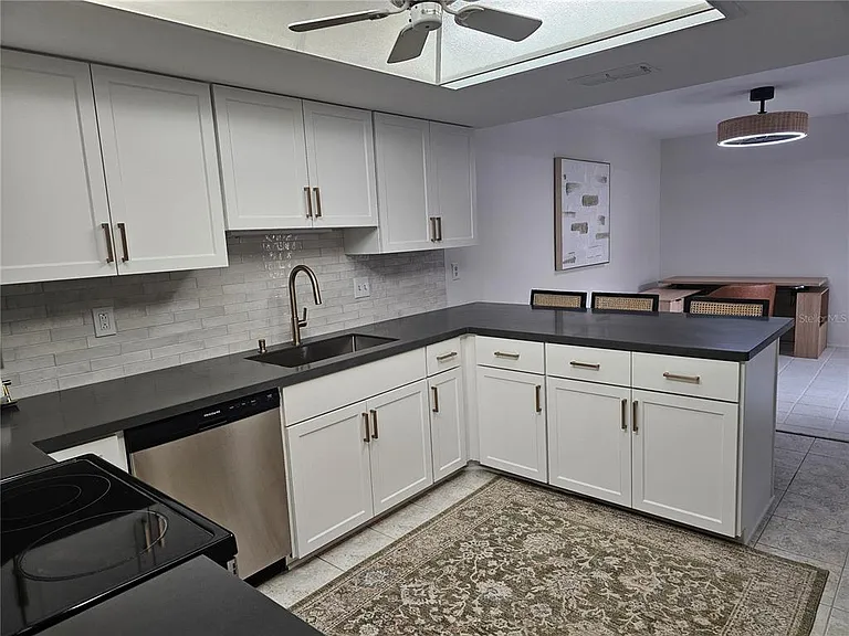 4408 La Jolla Dr #19-A — Photo 9