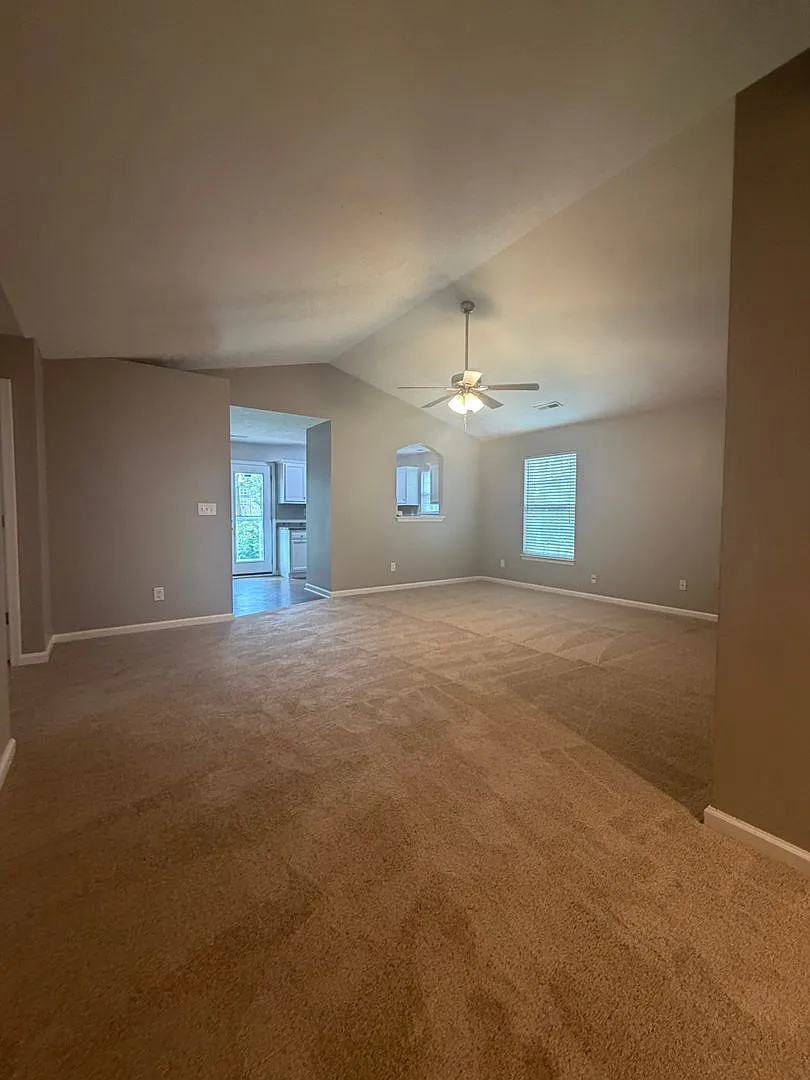 3 Bed 2 Bath Home in Kearney Ridge! — Photo 2
