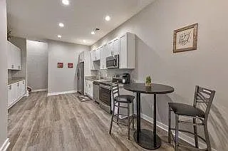 2 bed, 1.0 bath, 3046 sqft, $2,000 — Photo 4