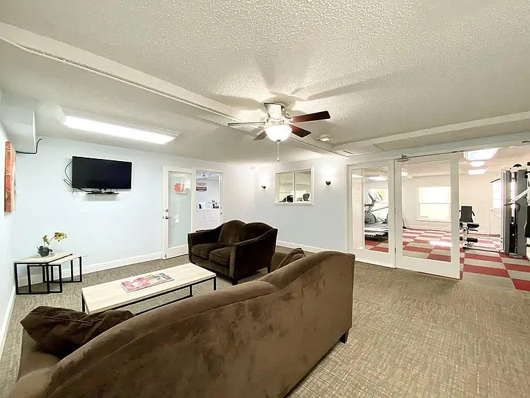 Normandy Park Apartments — Photo 20