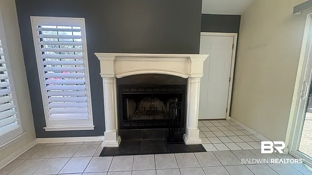 3 bed, 2.0 bath, 1329 sqft, $1,750 — Photo 3
