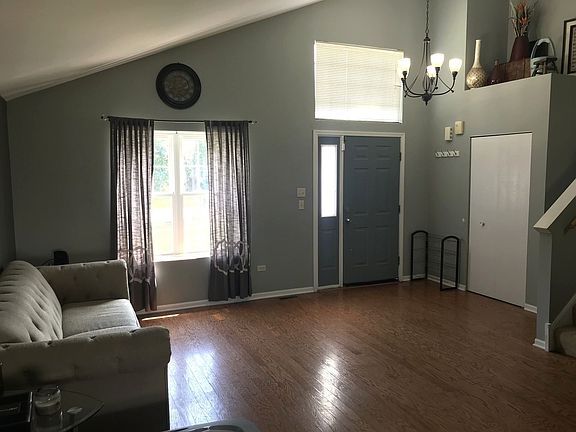 3rd image of 5215 Oakbrook Dr