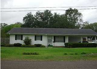 1st image of 221 Magnolia Rd