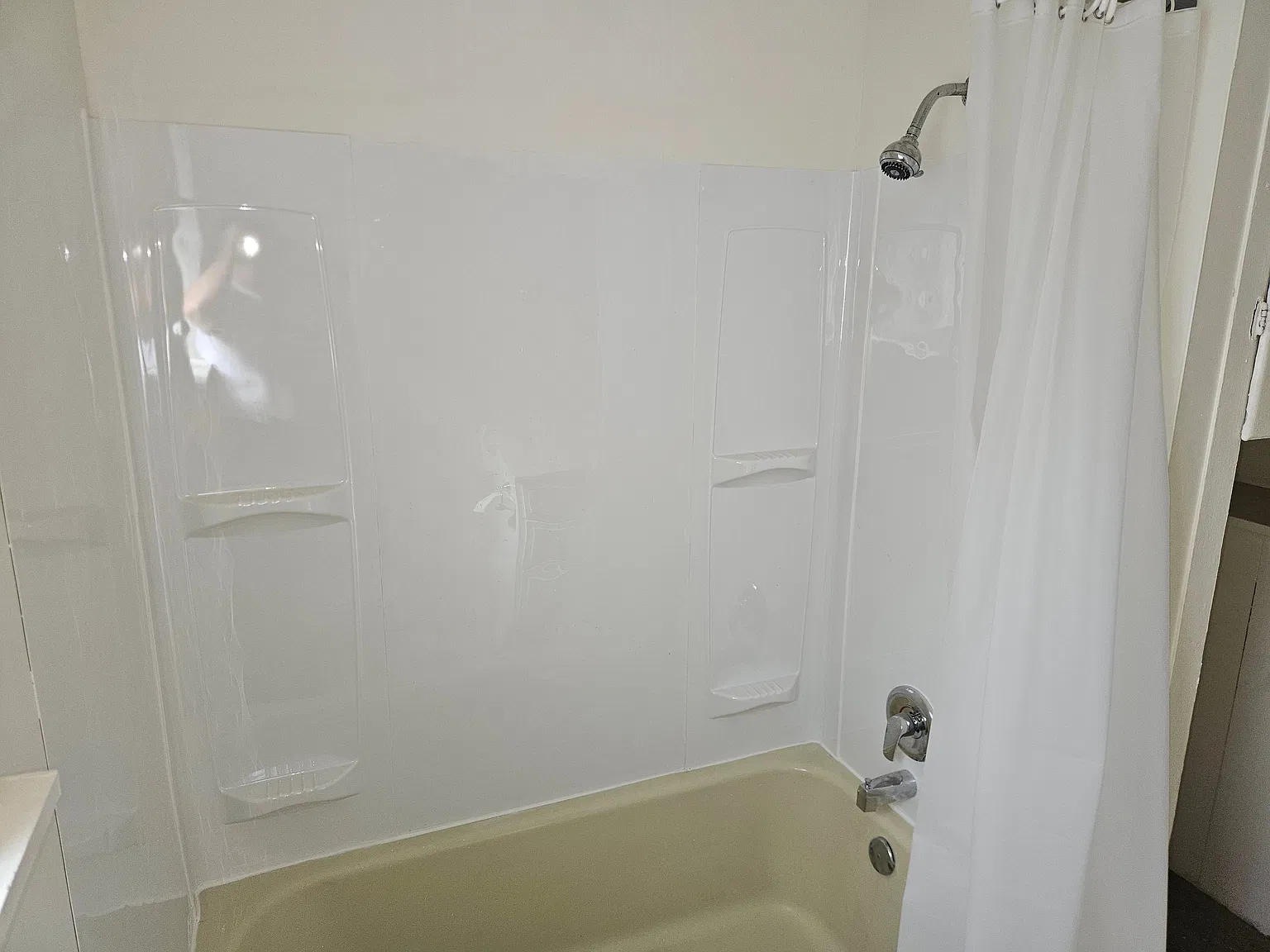 2 bed, 1.0 bath, 800 sqft, $1,600 — Photo 4