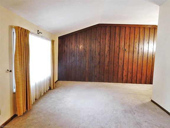 4th image of 5988 Houston Dr