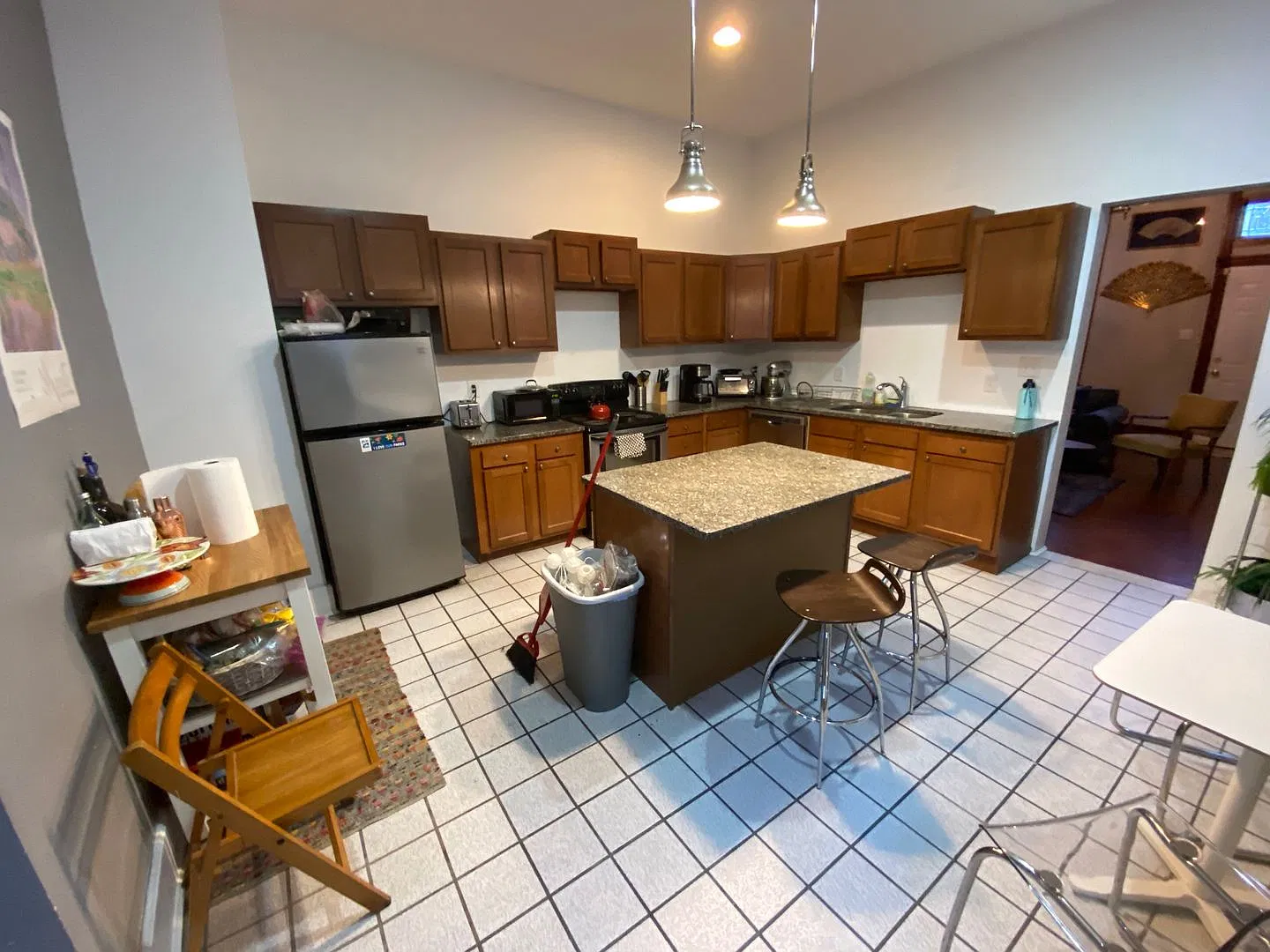 4 bed/1.5 bath Rental Mins. from UC Only $650/person ($2600/mo)! — Photo 3