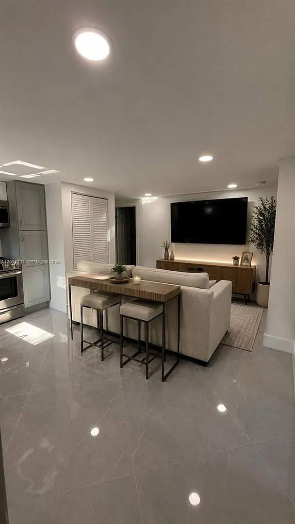 305 NE 58th Terrace 0, Miami, FL 33137 - 2109 — Photo 4