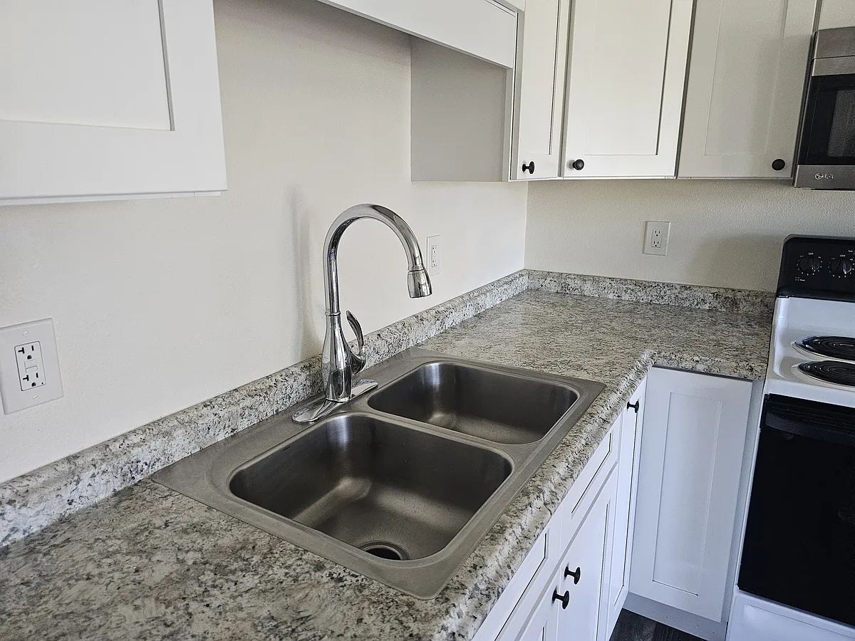Building Photo - 307 Solberg St SW #15