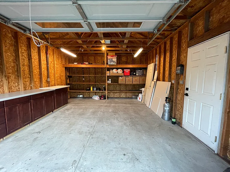 51 N Court Rd — Photo 19