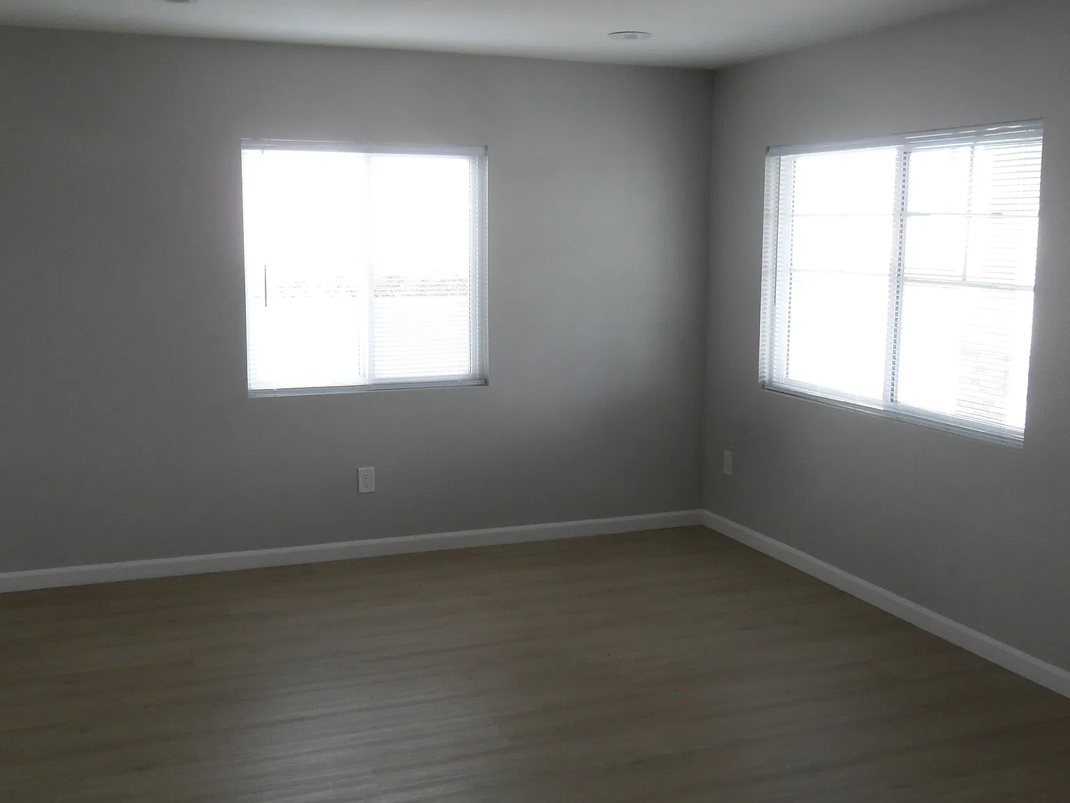 3 bed, 1064 sqft, $2,895 — Photo 3